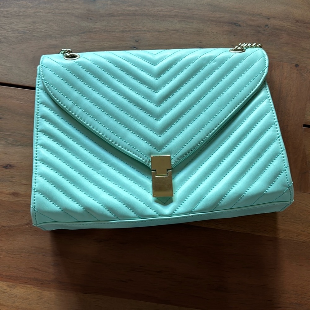 Just Fab mint quilted purse